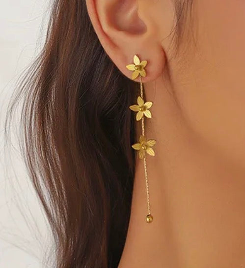 Flower drop oorbellen