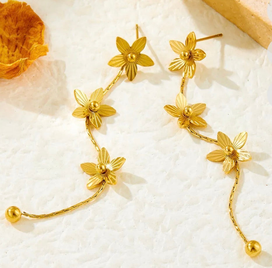 Flower drop oorbellen
